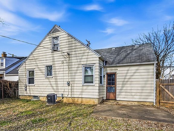 4th image of 925 Kinnear Rd