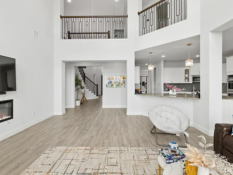 20512 Christie Marie Ln — Photo 15