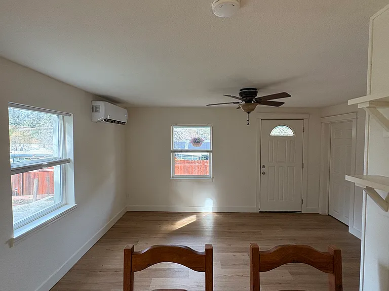 1133 Turner Ct #B — Photo 10