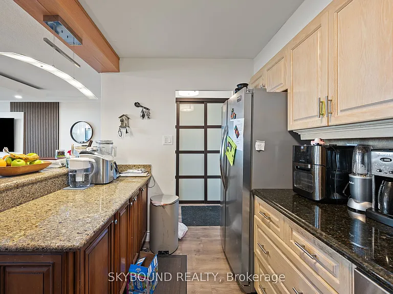 15 La Rose Ave #1510 — Photo 14