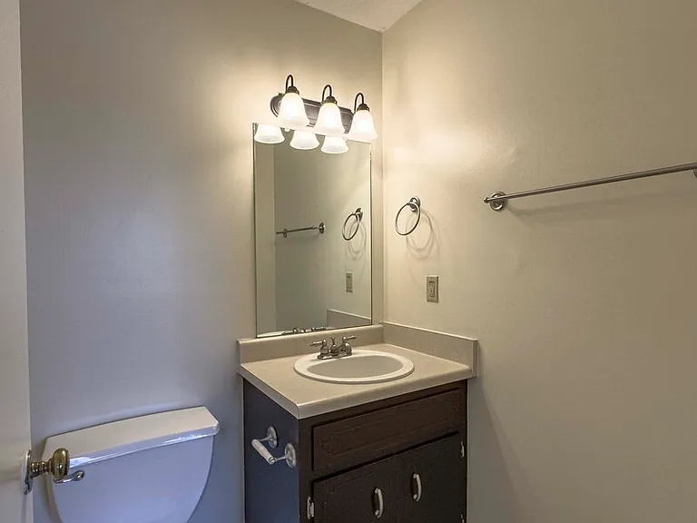 104 Waterford Dr — Photo 10