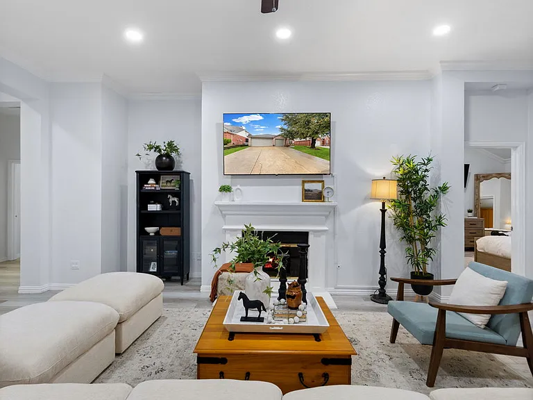 4835 Crown Dr — Photo 37