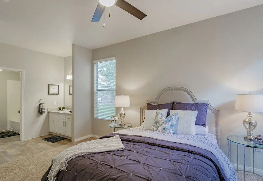 EASTLAND HILLS APARTMENTS — Photo 2