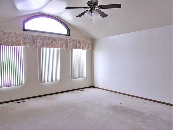 5th image of 375 Brink Dr
