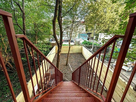 5th image of 2837 Church Ave #2R