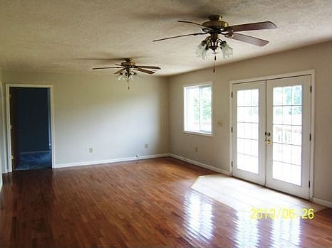 2nd image of 4564 Miller Rd