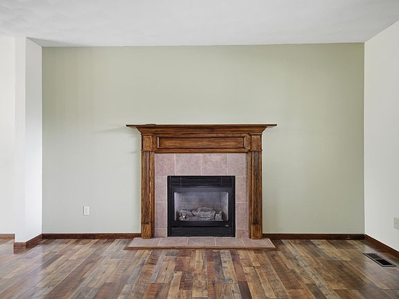 4th image of 360 Allan Ave
