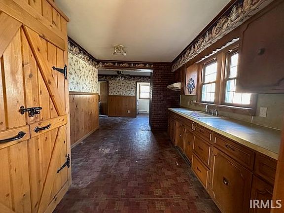 4th image of 212 W Barber St