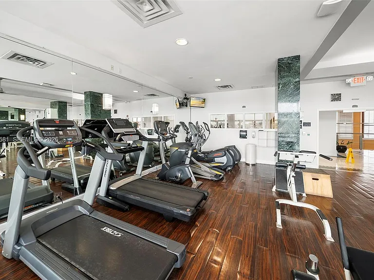 6770 Indian Creek Dr #Penthouse B — Photo 33