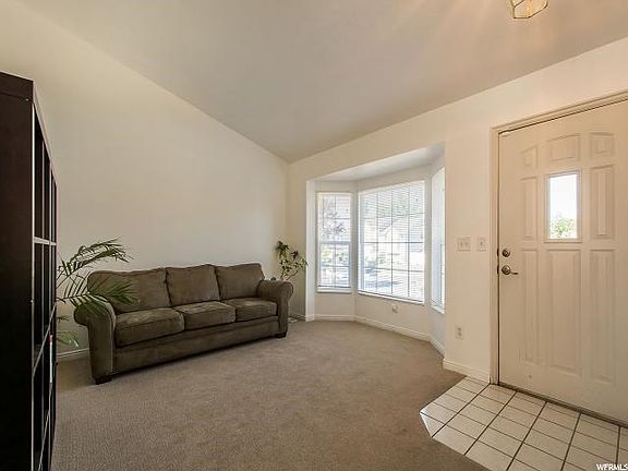 4th image of 927 N Sir Joseph Way