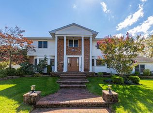 2 Andrews Dr, Massapequa Park, NY