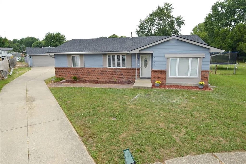 9052 Greenlee Cir photo 1