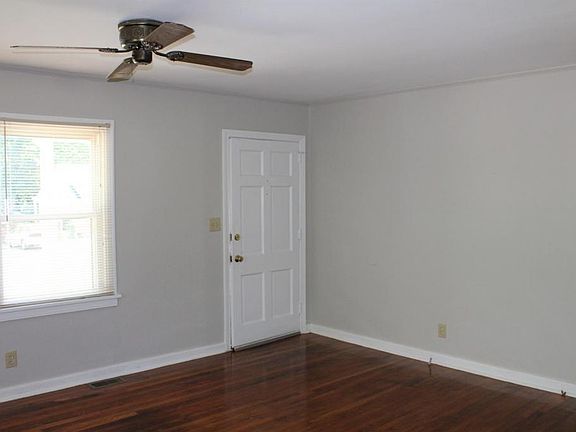 4th image of 914 Neal St