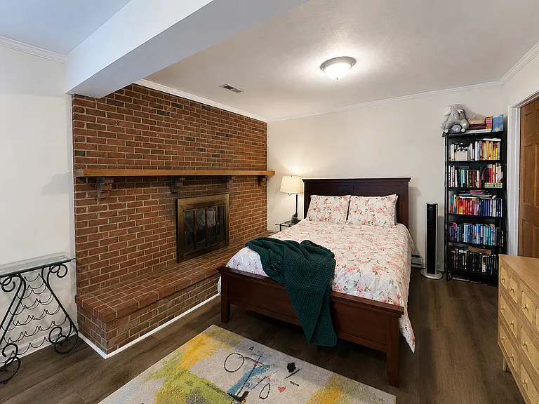 1204 Preston Ave — Photo 15