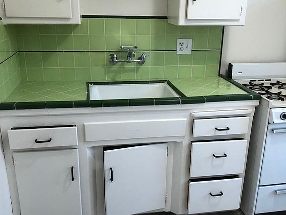 3rd image of 20 Claremont Ave APT I