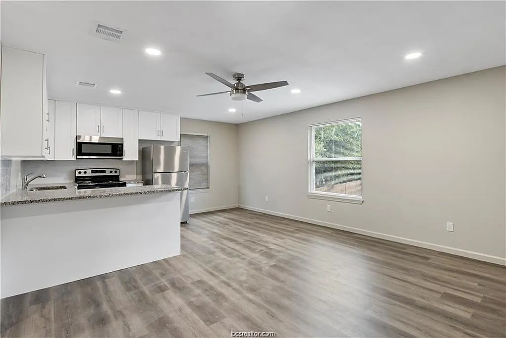 2 bed, 798 sqft, $1,250 — Photo 4