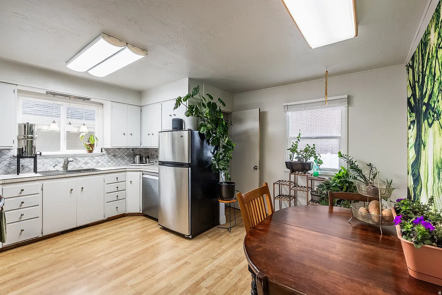 4 bed, 1792 sqft, $2,300 — Photo 3
