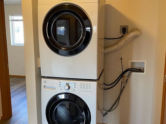 2nd image of 1504 N Brook Ct APT 3