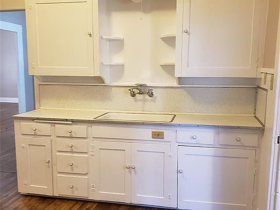 5th image of 116 W Lee Ave