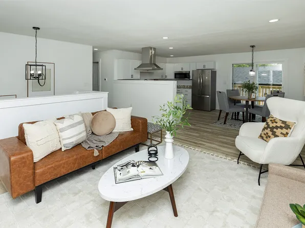 4150 E Garden Ave, Des Moines, IA 50317