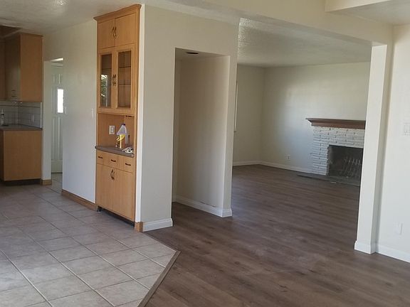 3rd image of 3525 Corby Ave