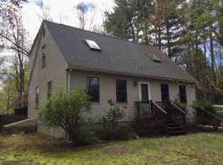 4 Autumn Ln, Nottingham, NH 03290