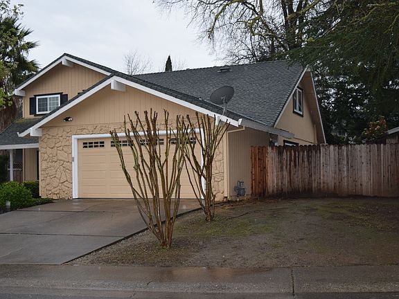 3rd image of 3423 Riverdale Way
