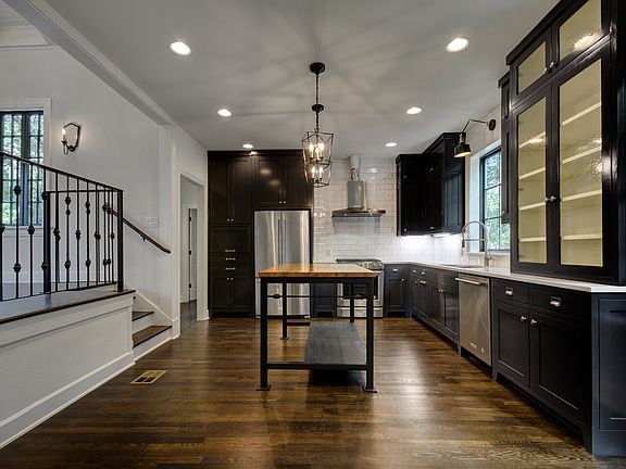 5th image of 1208 W 22nd St