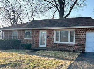 34 Hawkesbury Dr, Saint Louis, MO 63121