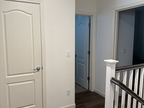 4th image of 4045 Neapolis Ln