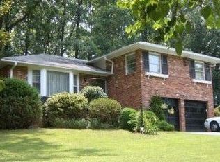 9805 Barlow Rd, Fairfax, VA 22031