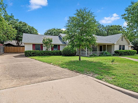 2nd image of 3512 Bent Tree Cir