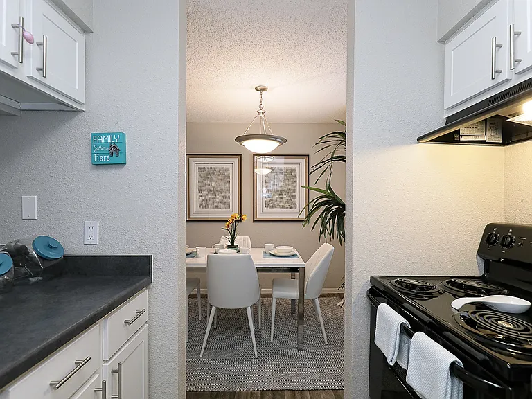 City Crest Apartments — Photo 89