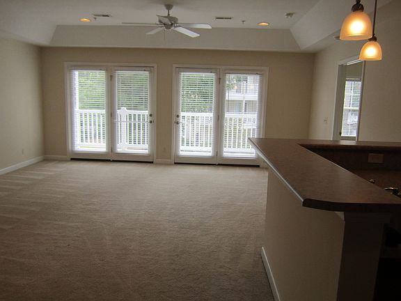 2nd image of 908 Resort Cir #707