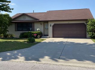 986 Spring Crossing Dr, Middlebury, IN 46540