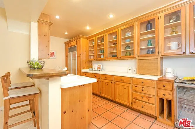 2 bed, 1.5 bath, 1280 sqft, $4,591 — Photo 3