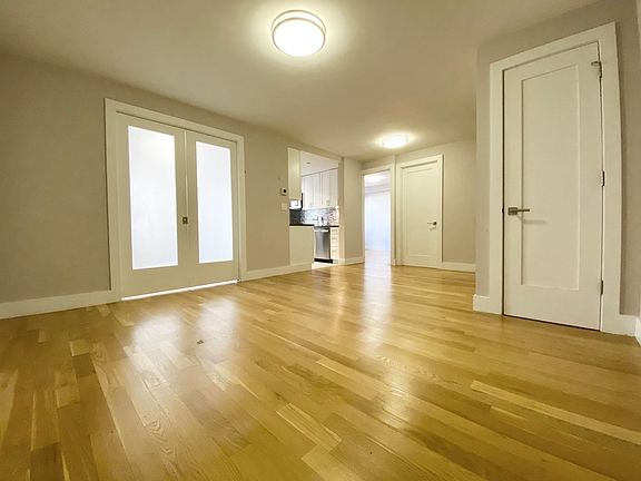 4th image of 305 E 47th St #9P