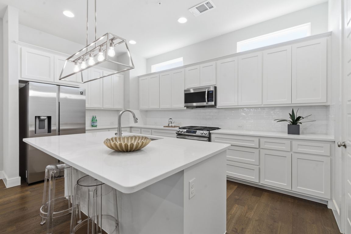 next background image