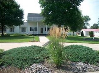 605 N Main St, Necedah, WI 54646