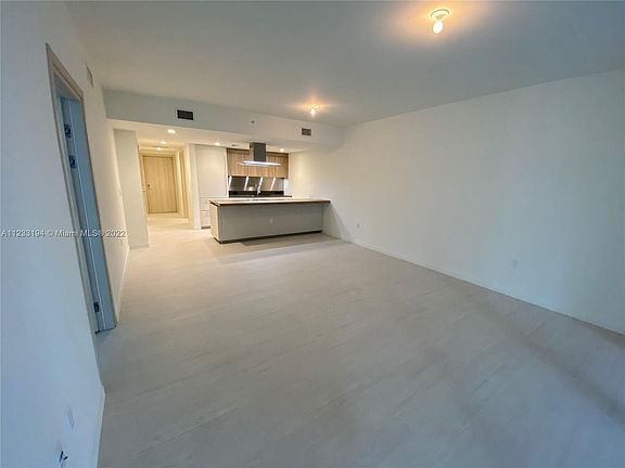 3rd image of 1000 Brickell Plz #2307