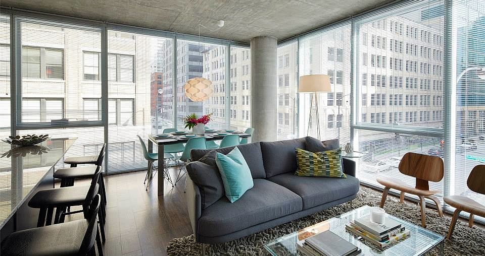 2nd image of 600 W Jackson Blvd #1216