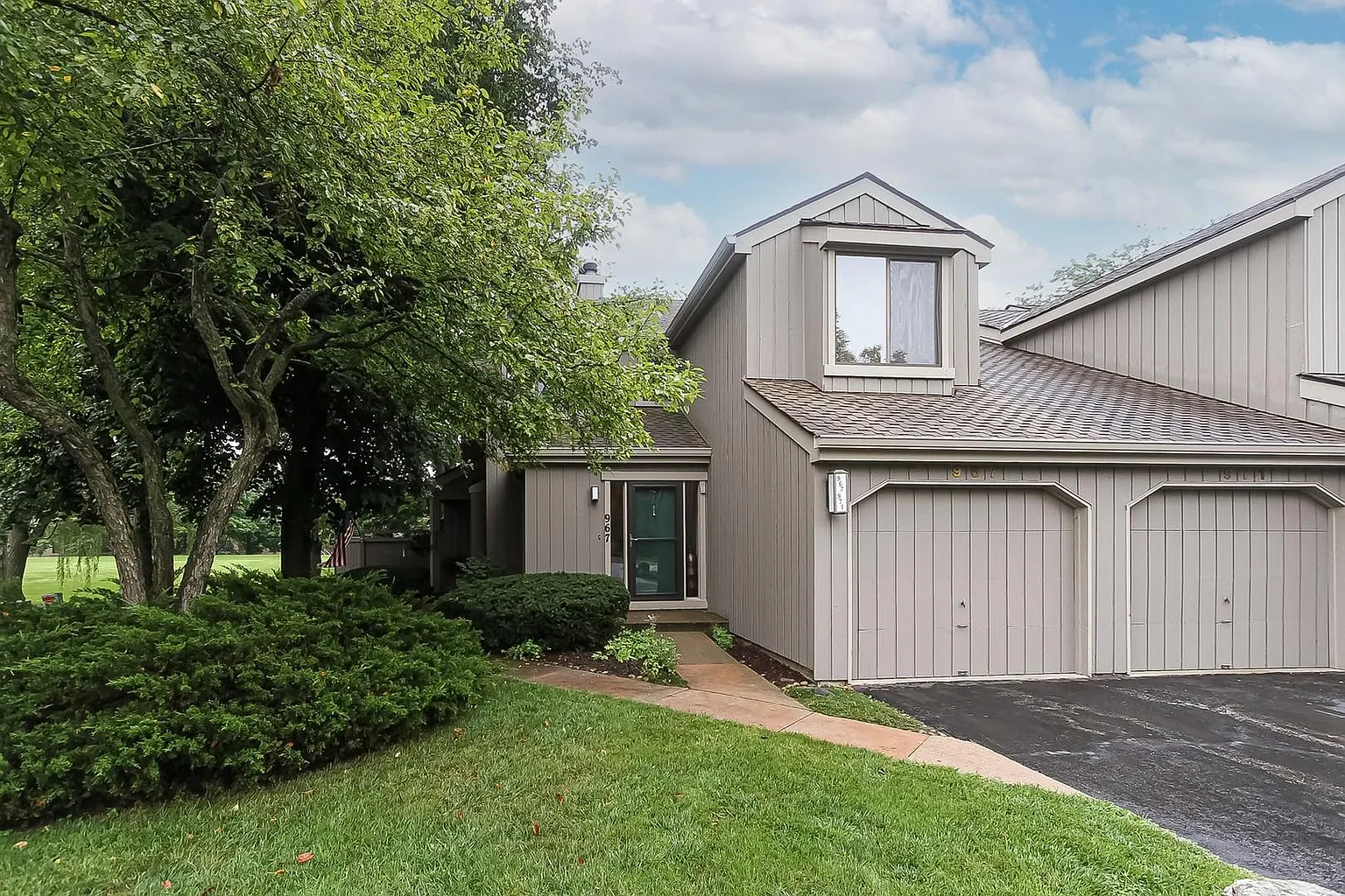 967 Fairway Cir photo 1