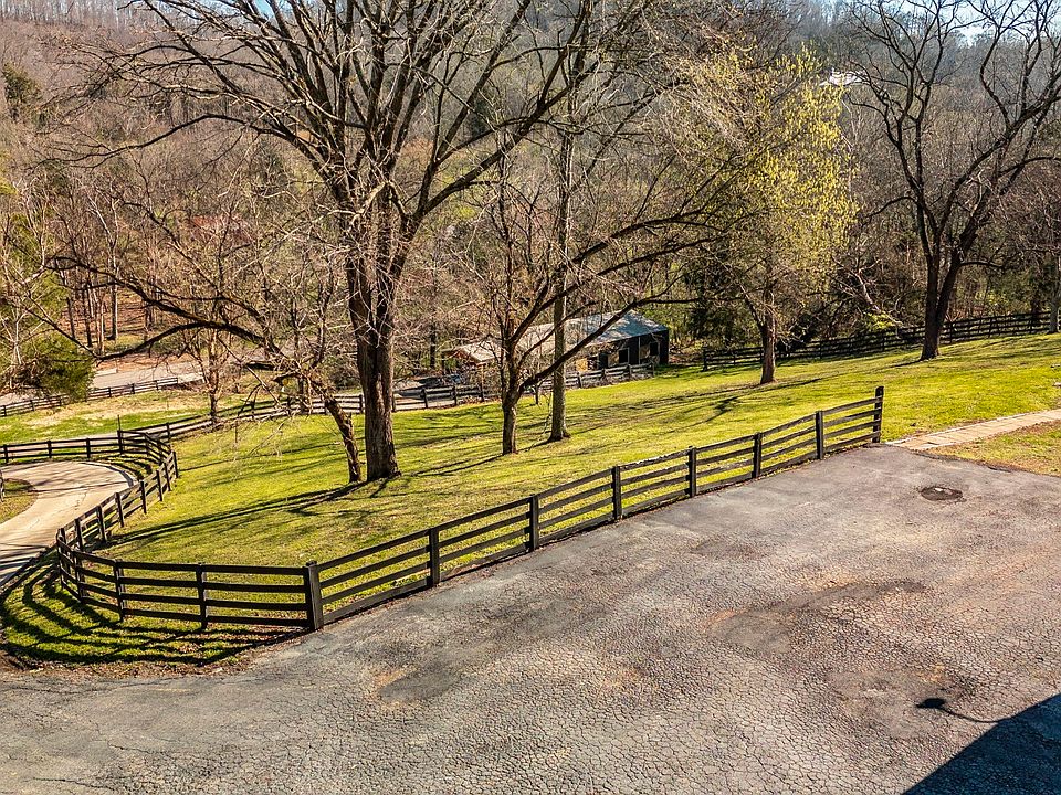 13th image of 655 Cummings Ln