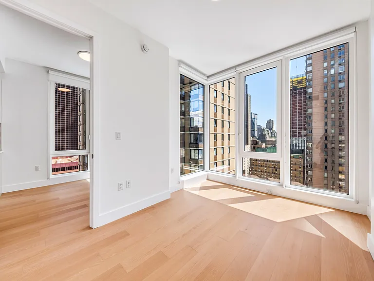 250 W 49th St #82305 — Photo 5