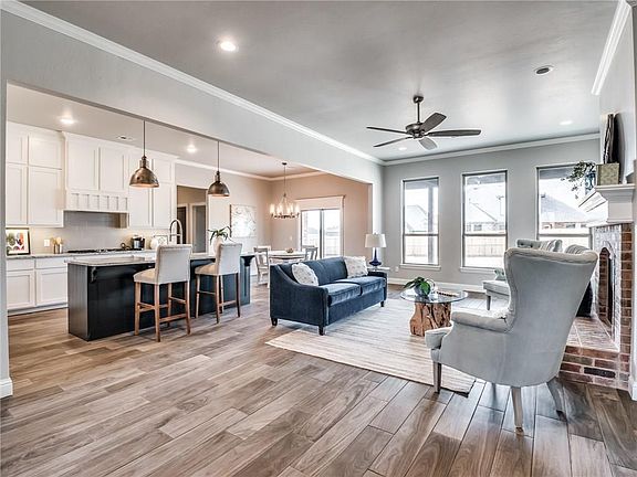 2nd image of 15913 Dayflower Ln
