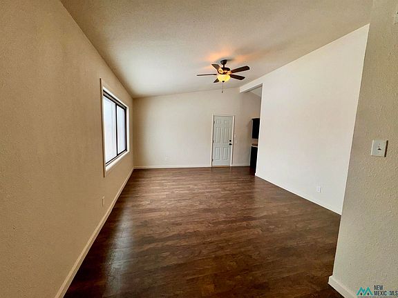 3rd image of 1002 S Plains Park Dr