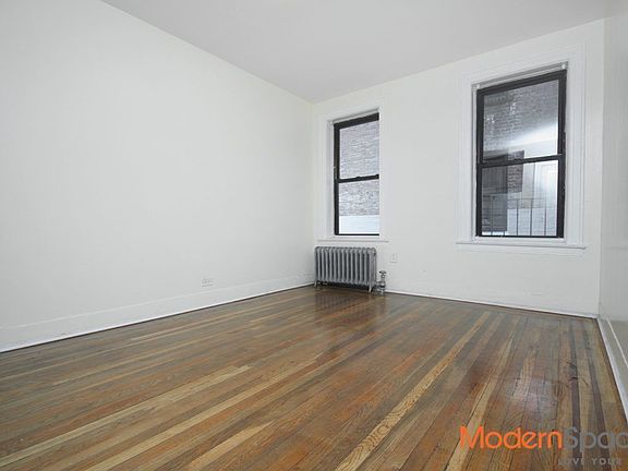 4th image of 3119 33rd St APT 5