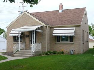 3855 S 15th St, Milwaukee, WI 53221
