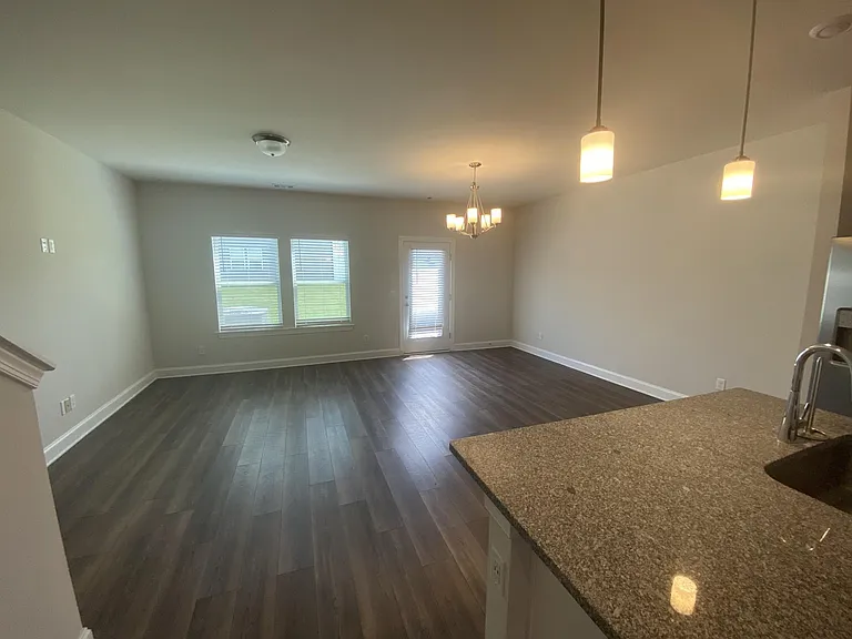 1550 Olympic Ln — Photo 6
