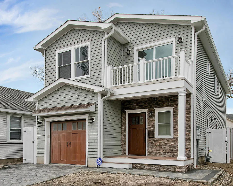 1804 Fernwood Rd photo 1
